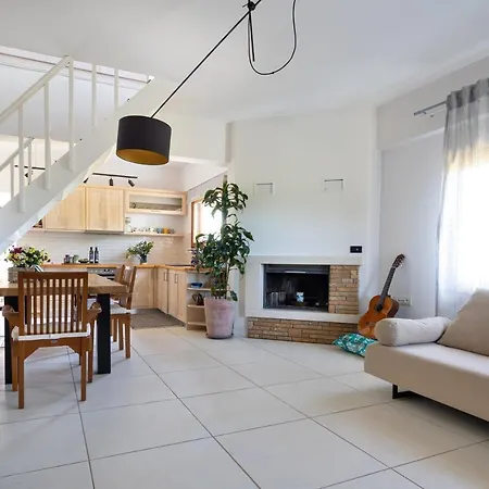 Eliva House * 干尼亞